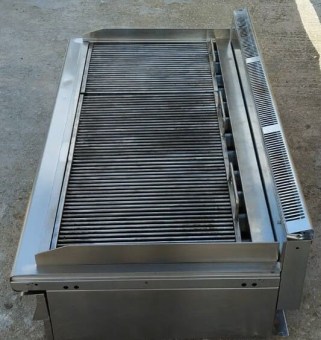 Μεταχειρισμένο Γκριλ Αερίου Τριπλό Επιτραπέζιο 117x70x43Cm  Με Βαλβίδα Εισαγωγής Νερού Για Το Συρτάρι 